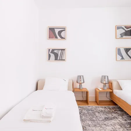 Flh Liberdade Balcony Ii Apartment